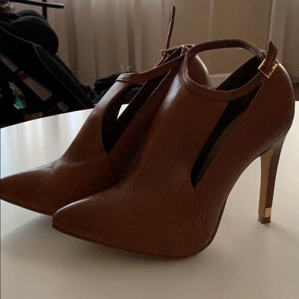 Andreas cognac dress booties